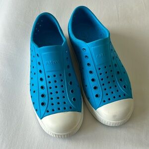 Gently worn Natives Jefferson Shoes size 1